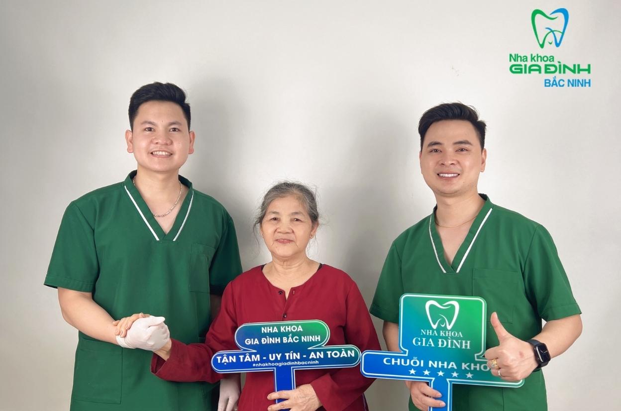 Khách hàng nha khoa gia đình bắc ninh