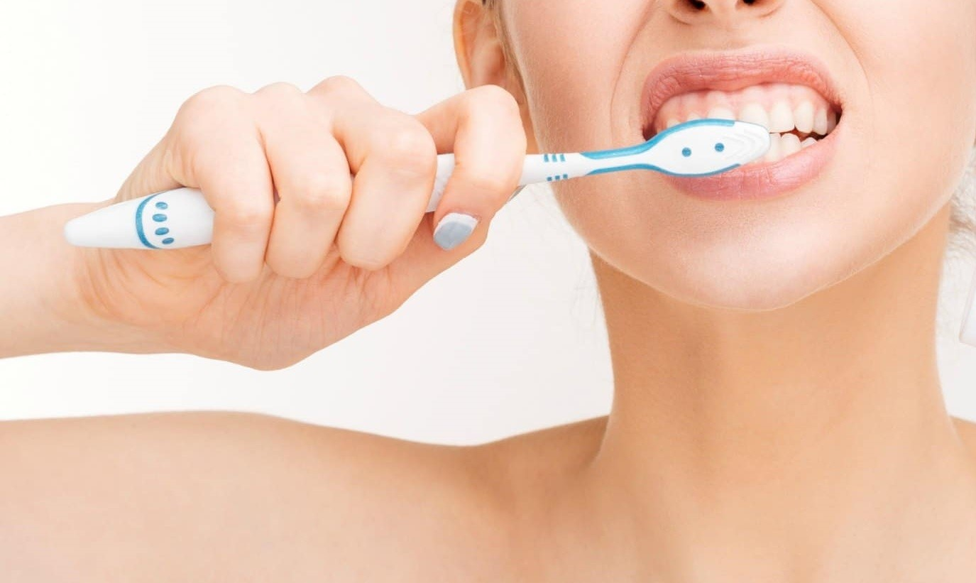 Nhổ răng khôn bao lâu thì lành? Cần lưu ý thêm điều gì? 3 vệ sinh răng miệng đúng cách