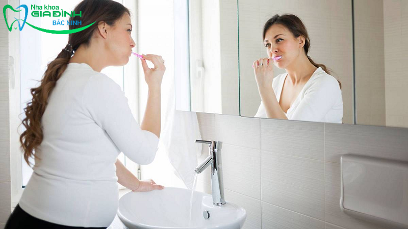 Có bầu tẩy trắng răng được không? - Chăm sóc răng an toàn 2 Mách bạn một vài cách làm trắng răng an toàn khi mang bầu