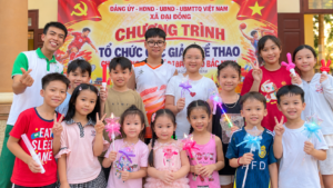 Trung Thu Đoàn Viên – Nha Khoa Gia Đình Trao Đèn, Chăm Sóc Nụ Cười Cho Trẻ Em Thôn Đại Sơn 4 Trung Thu Đoàn Viên – Nha Khoa Gia Đình Trao Đèn, Chăm Sóc Nụ Cười Cho Trẻ Em Thôn Đại Sơn